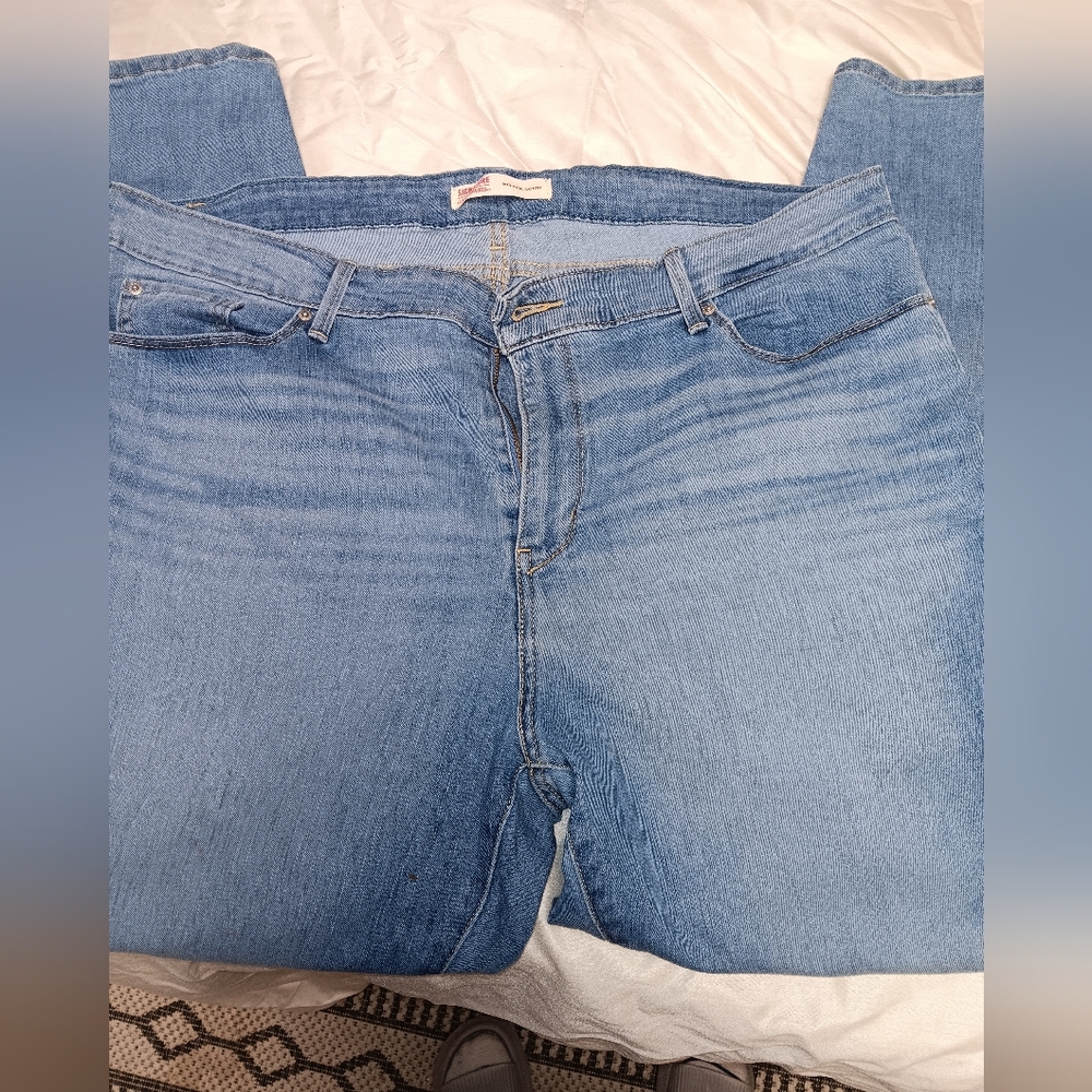 Levi jeans